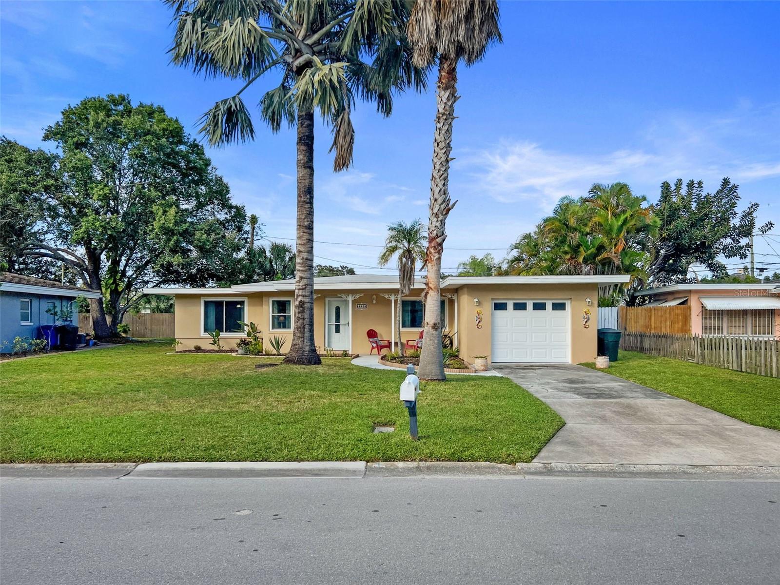 Image 60 of 80 For 560 Baywood Drive S