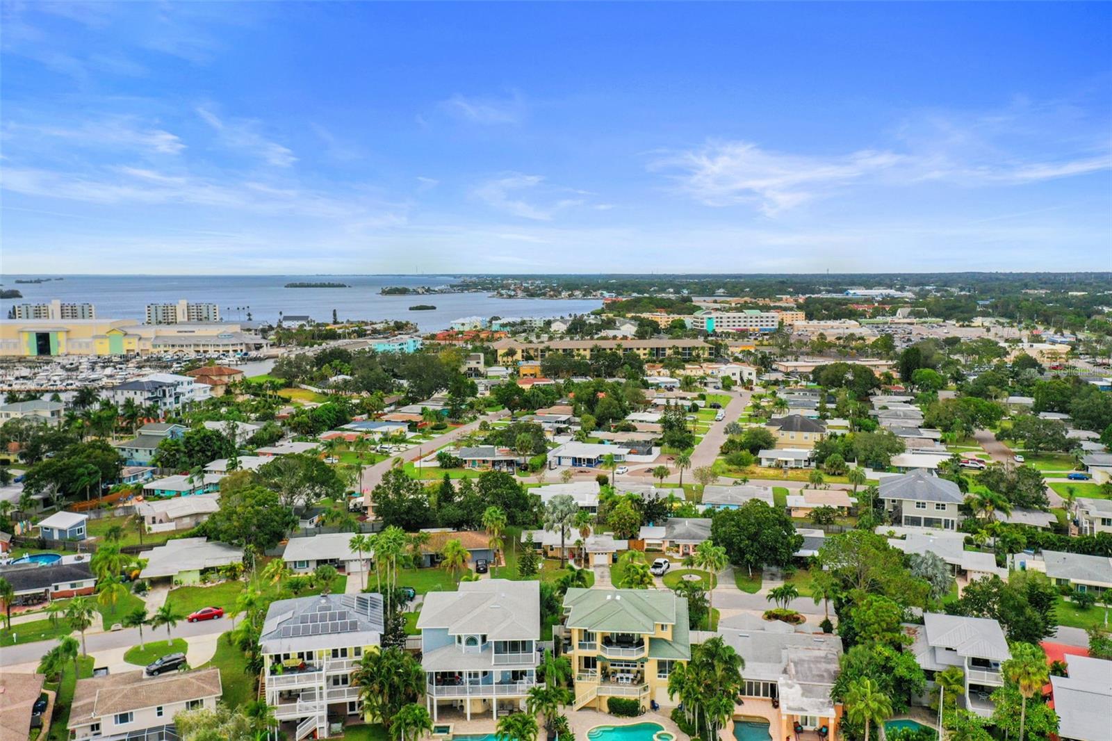 Image 61 of 80 For 560 Baywood Drive S