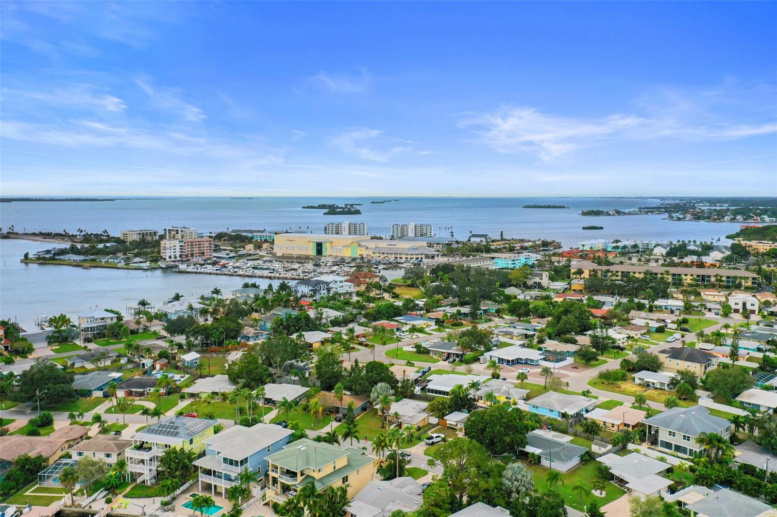 Image 62 of 80 For 560 Baywood Drive S