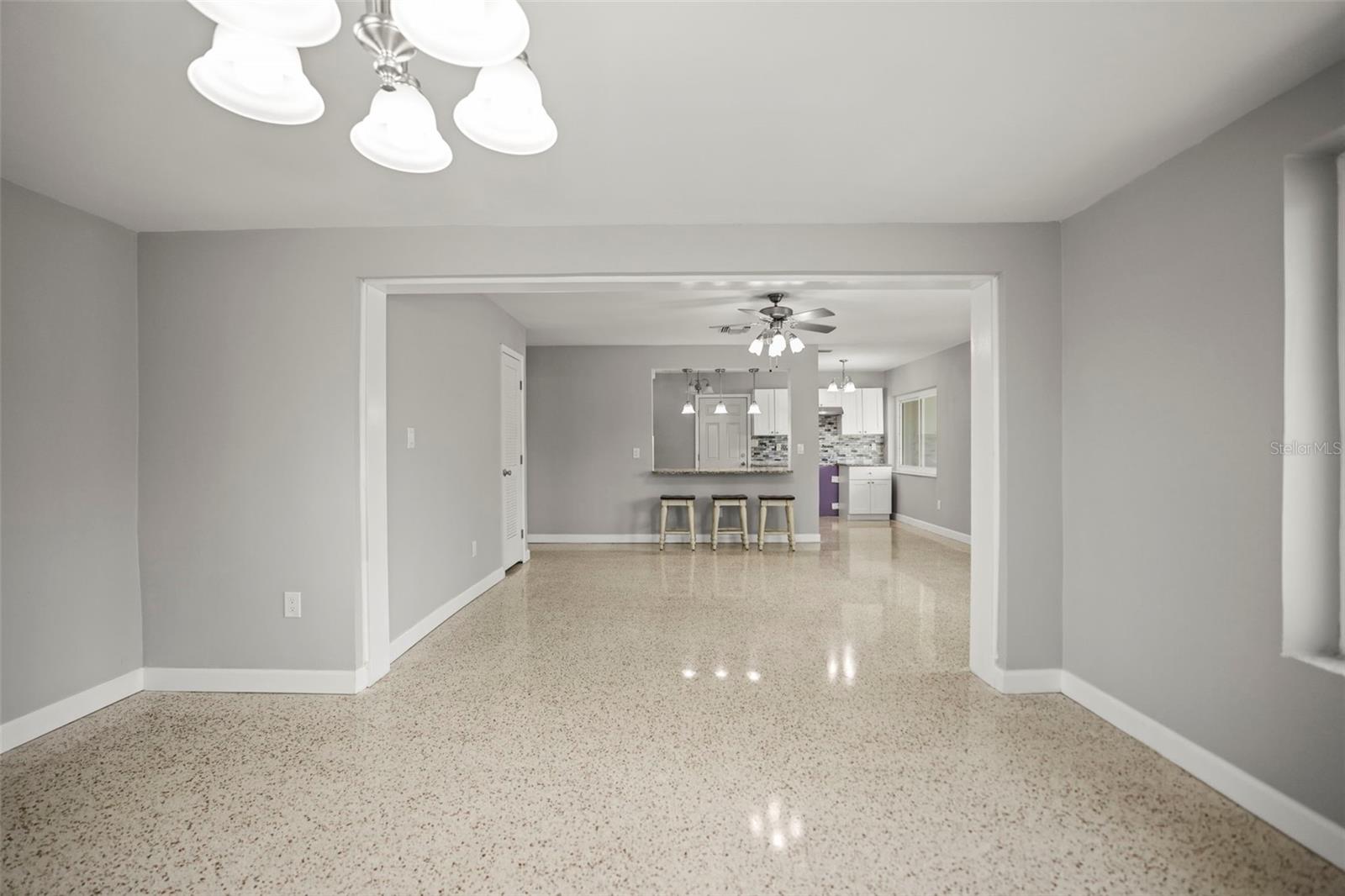 Image 7 of 80 For 560 Baywood Drive S