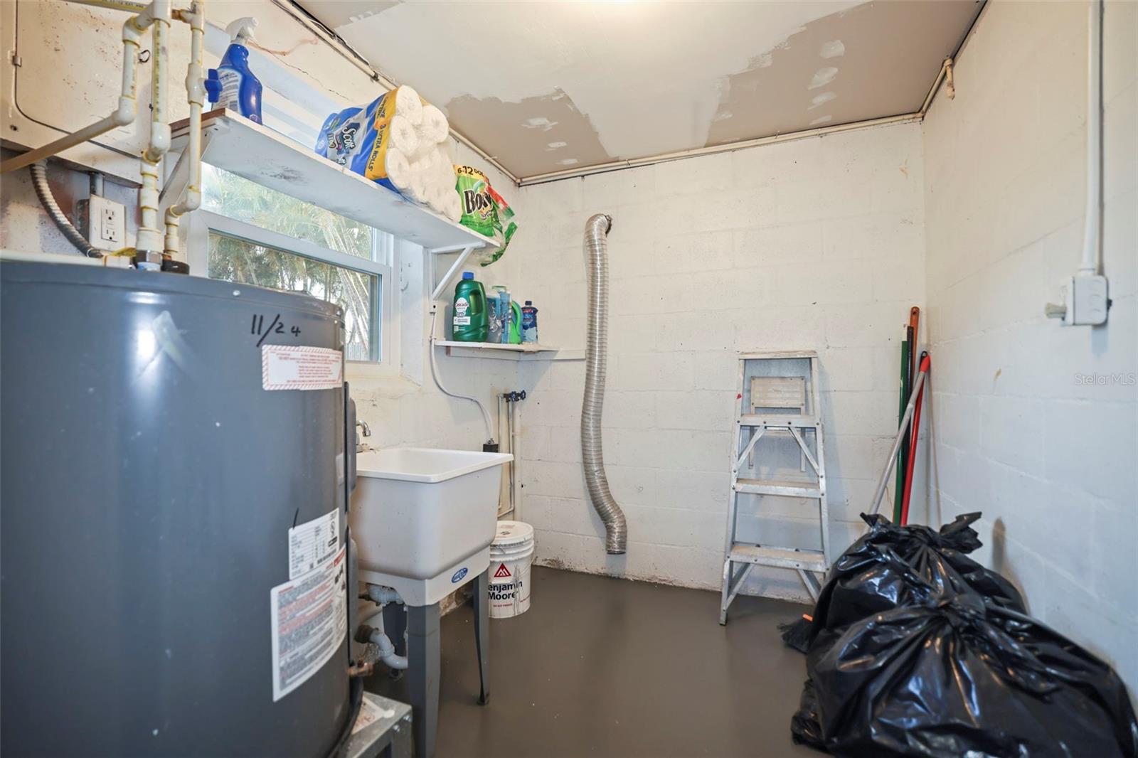 Image 70 of 80 For 560 Baywood Drive S