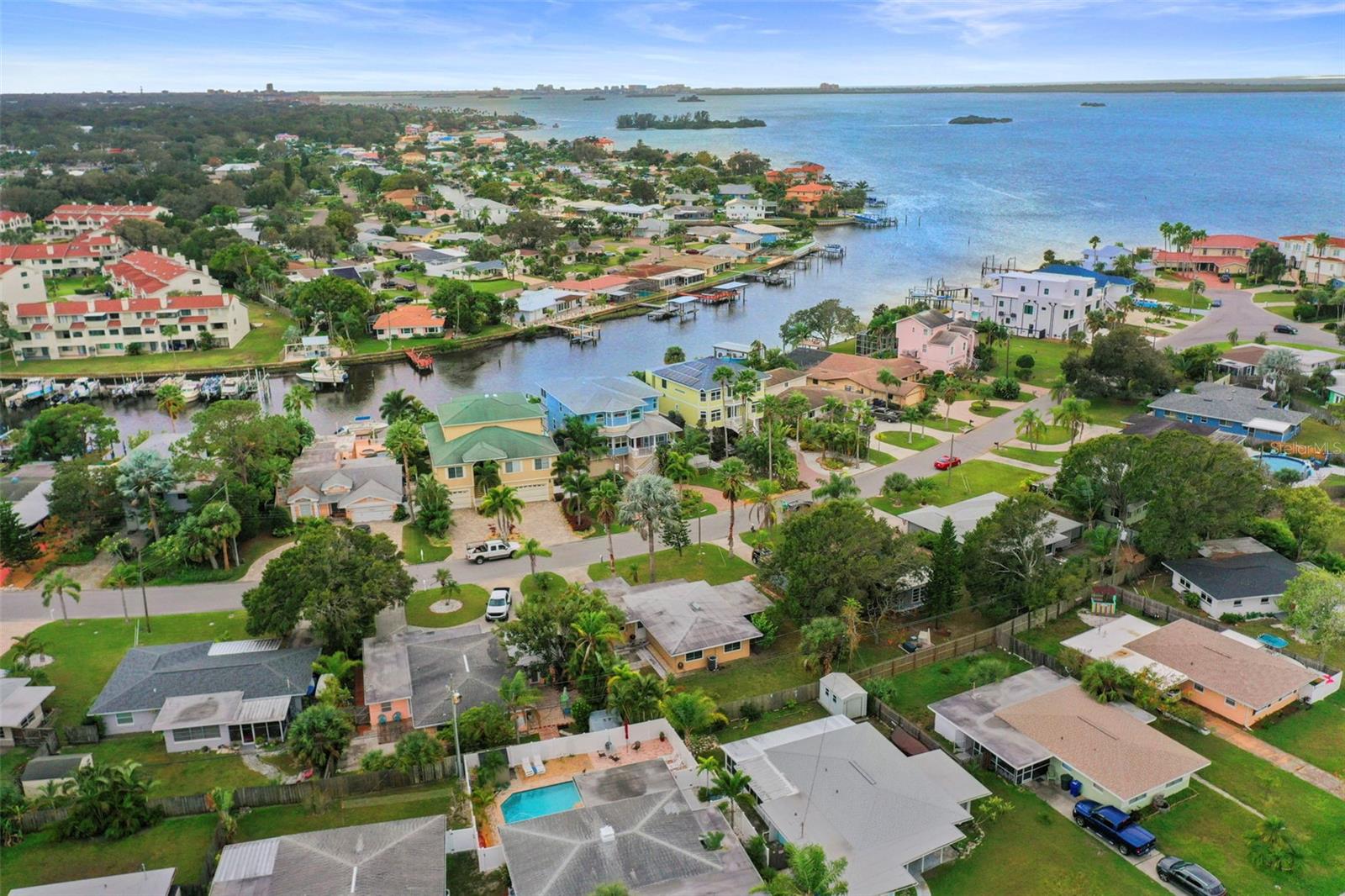 Image 77 of 80 For 560 Baywood Drive S