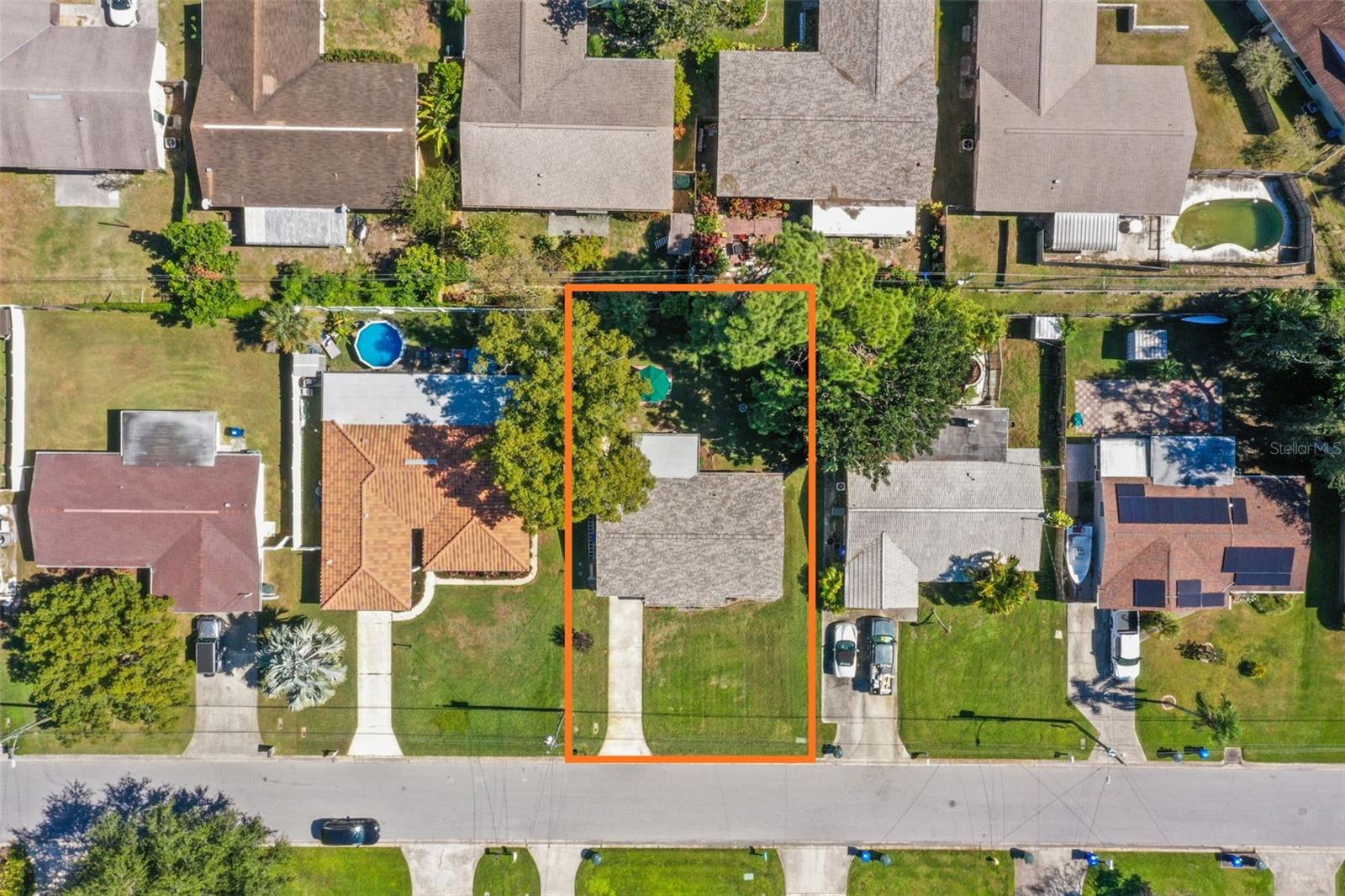 Image 15 of 40 For 1215 Lazy Lake Road E