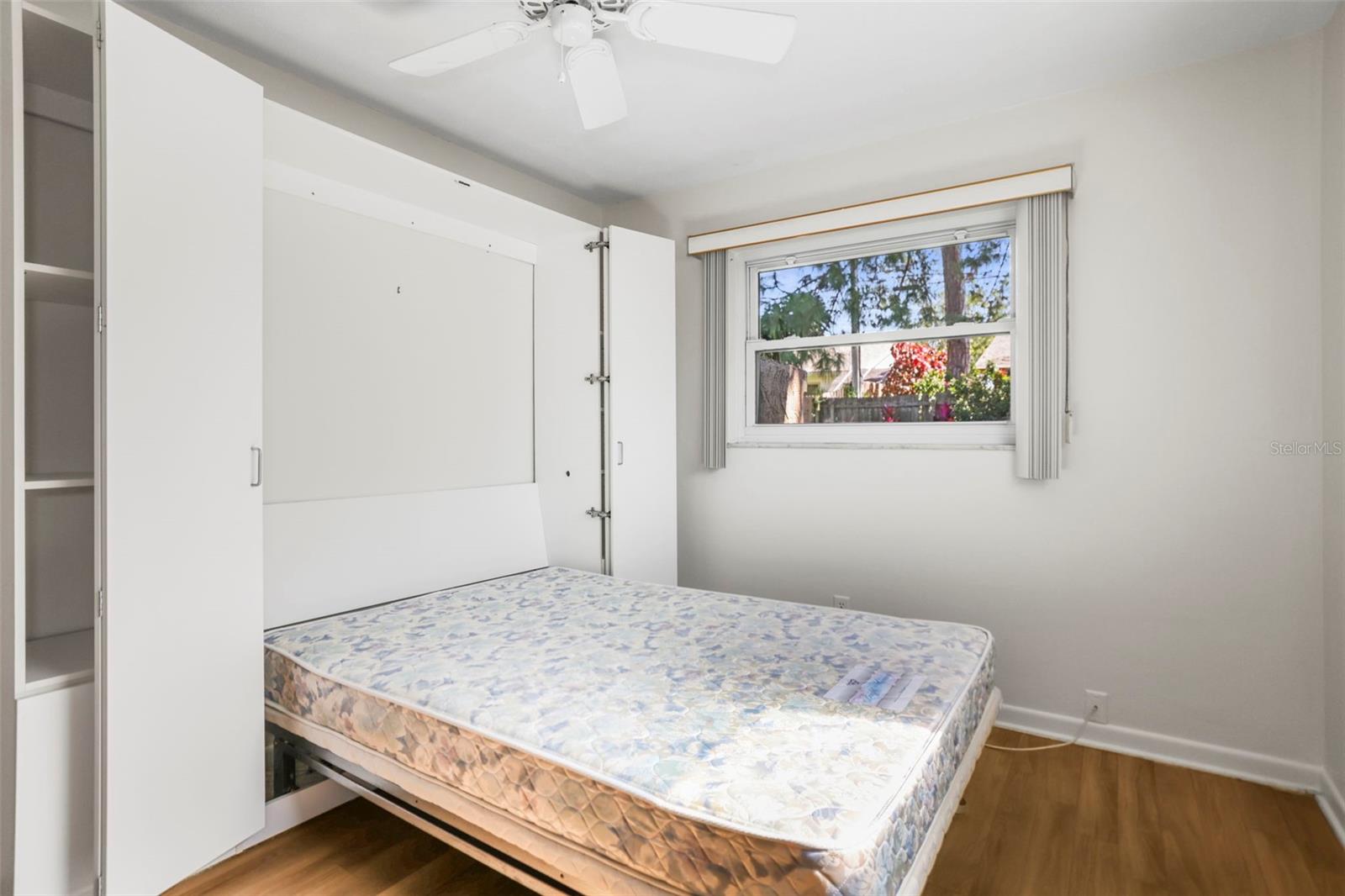 Image 25 of 40 For 1215 Lazy Lake Road E