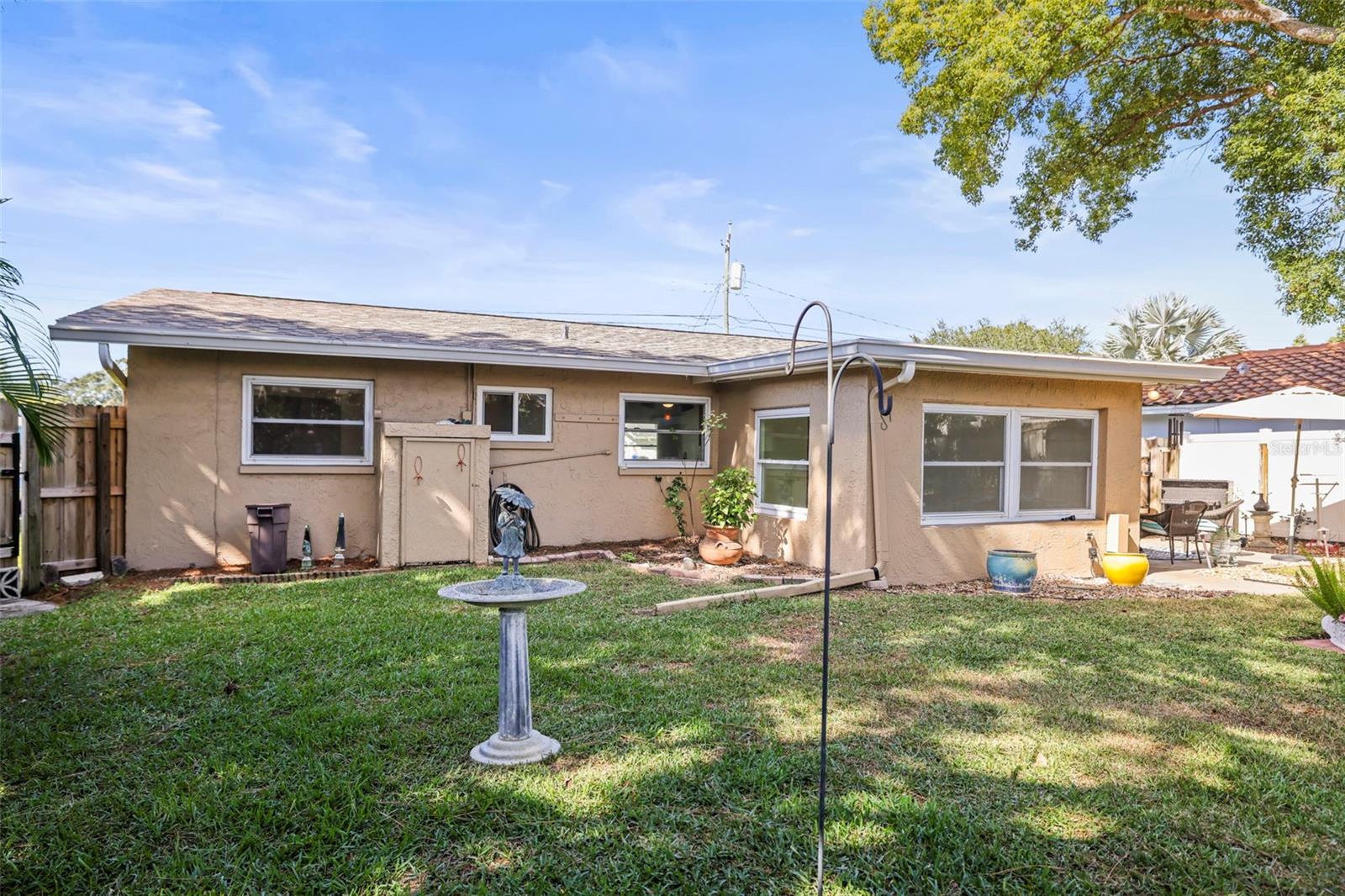 Image 28 of 40 For 1215 Lazy Lake Road E