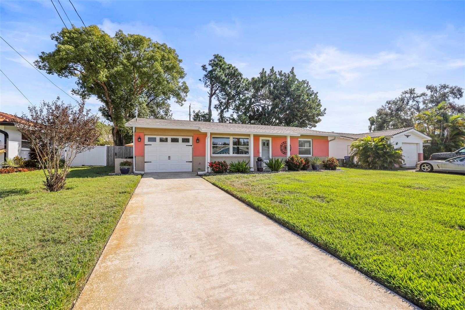 Image 30 of 40 For 1215 Lazy Lake Road E