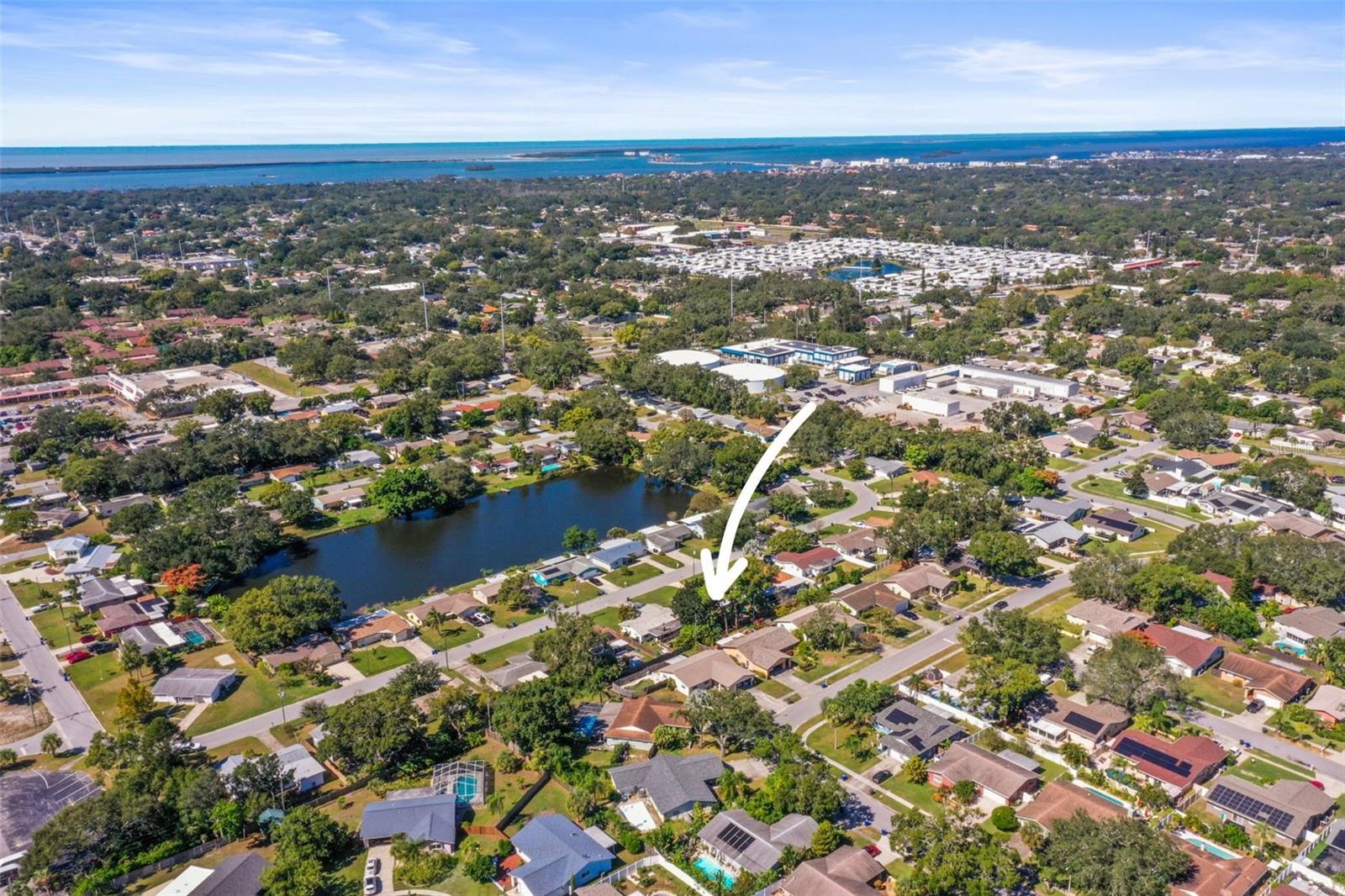 Image 34 of 40 For 1215 Lazy Lake Road E