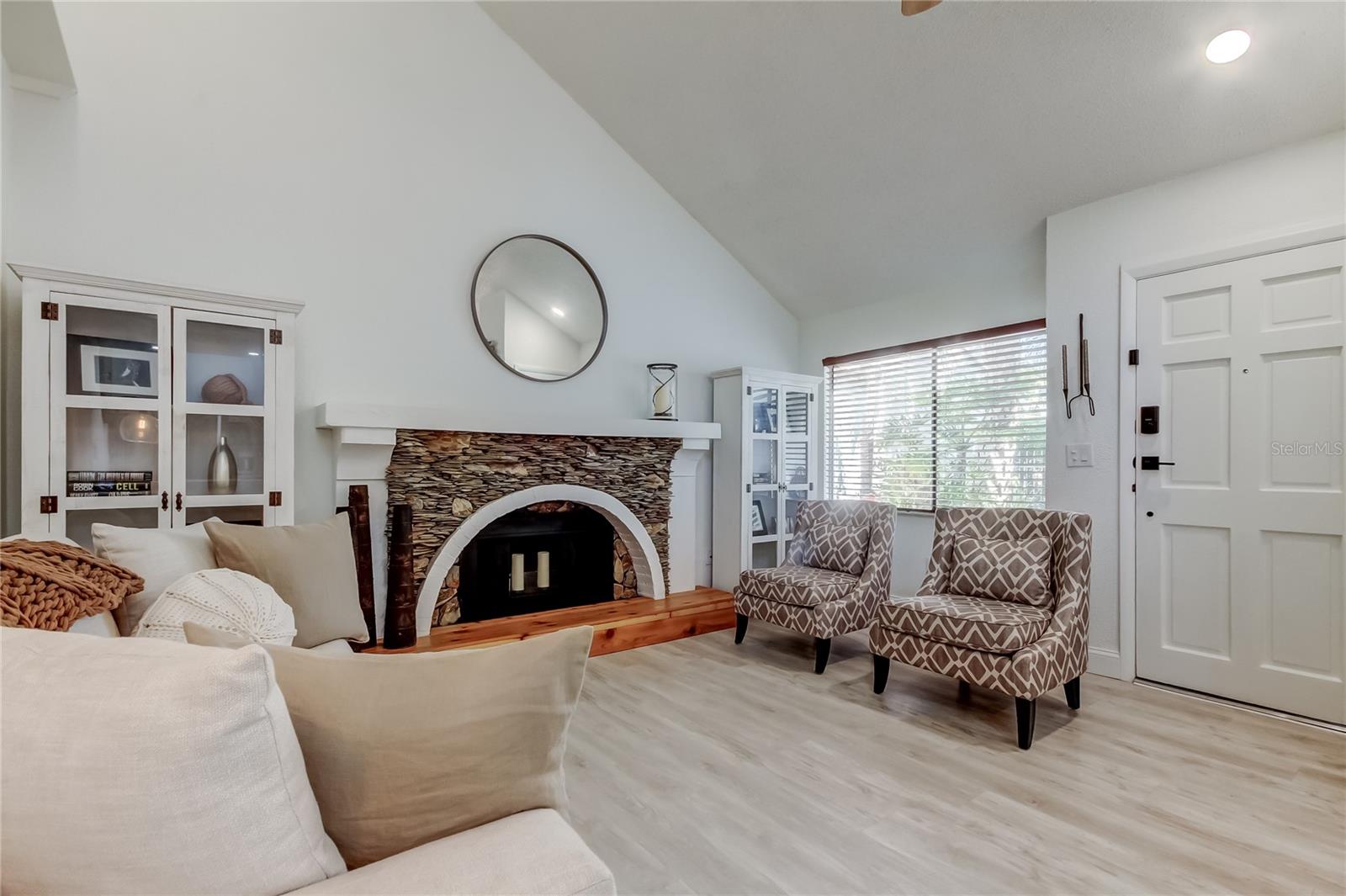 Image 13 of 67 For 12625 Shell Point Drive