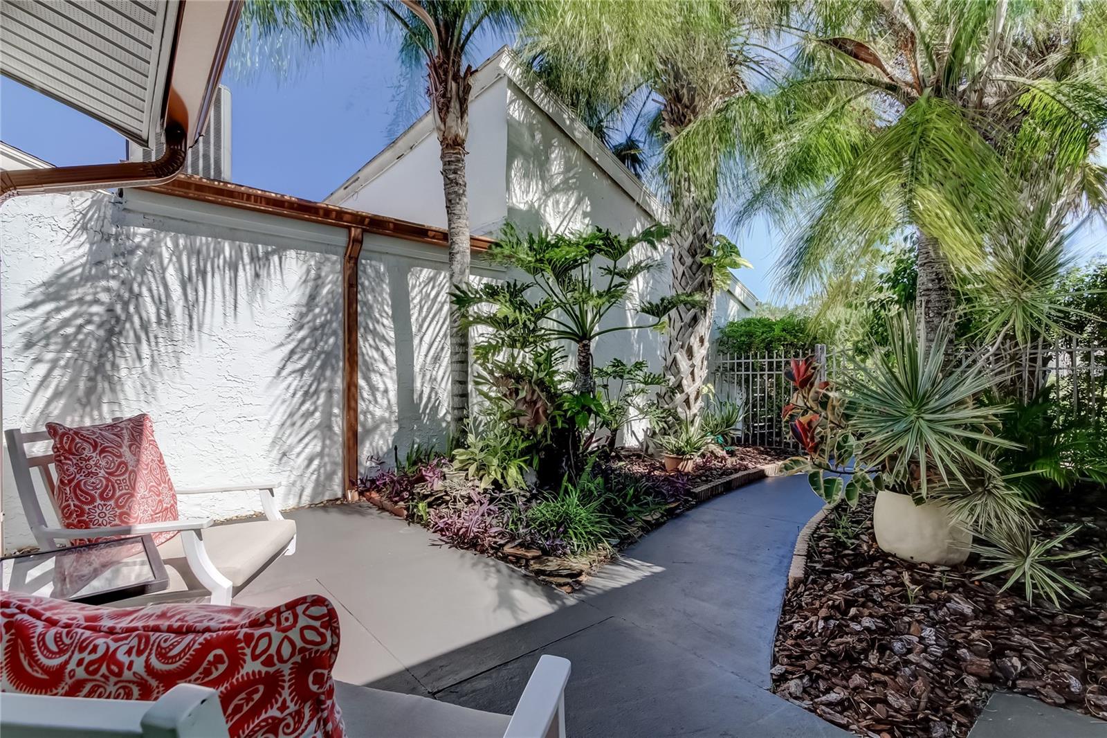 Image 7 of 67 For 12625 Shell Point Drive