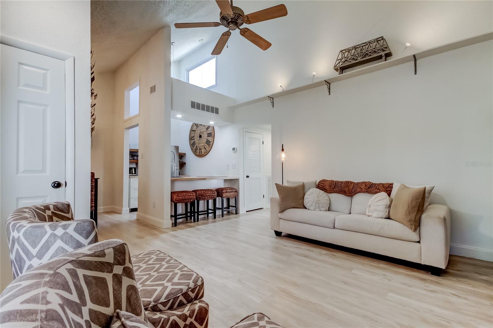 Image 8 of 67 For 12625 Shell Point Drive