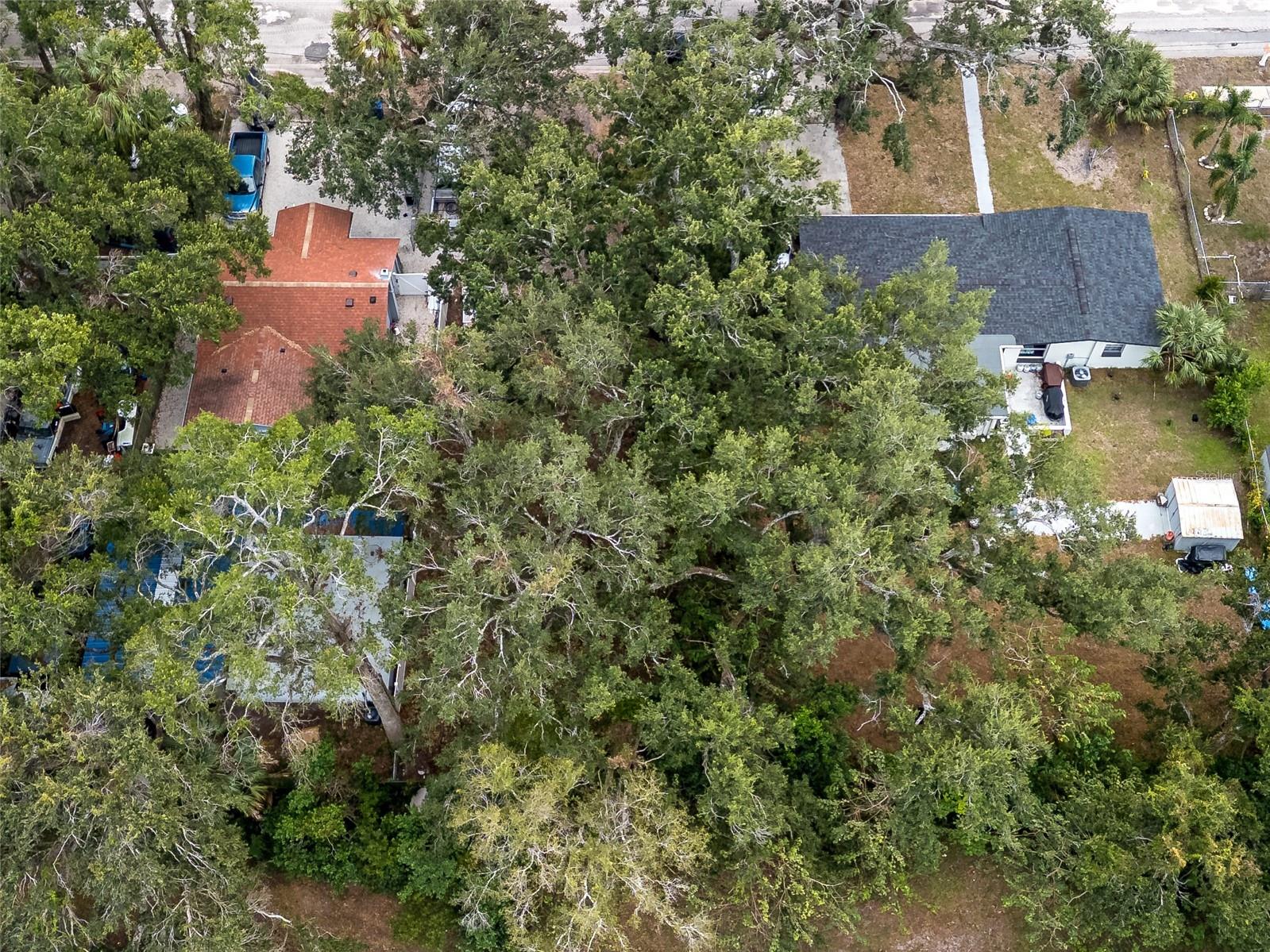 Image 8 of 8 For 3210 Henry Avenue