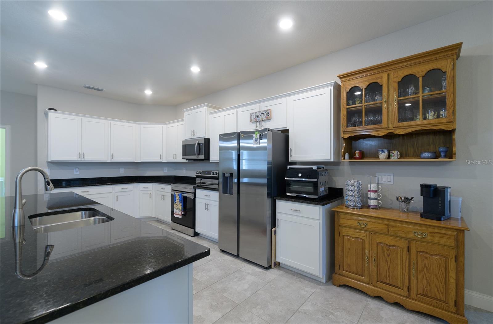 Listing photo id 9 for 4444 Devinshire Fields Loop