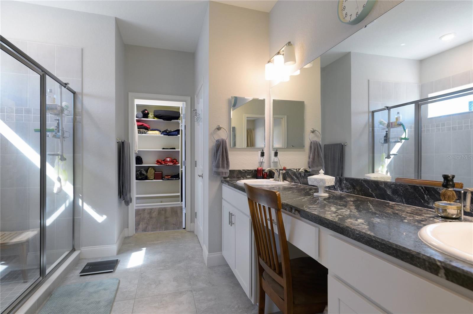 Listing photo id 13 for 4444 Devinshire Fields Loop