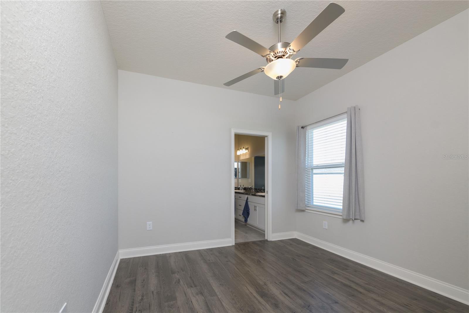 Listing photo id 20 for 4444 Devinshire Fields Loop