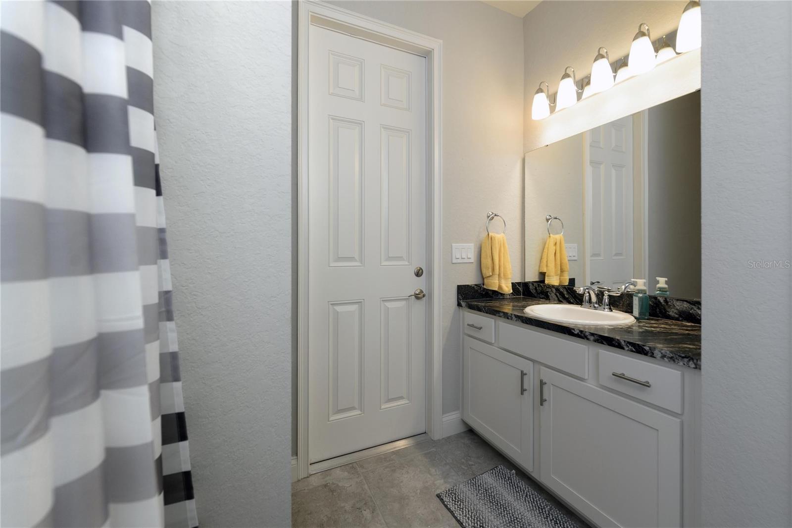 Listing photo id 22 for 4444 Devinshire Fields Loop