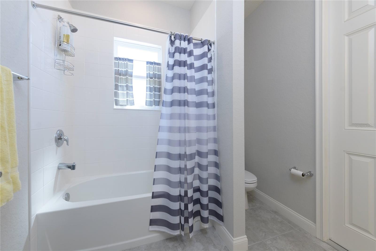 Listing photo id 23 for 4444 Devinshire Fields Loop