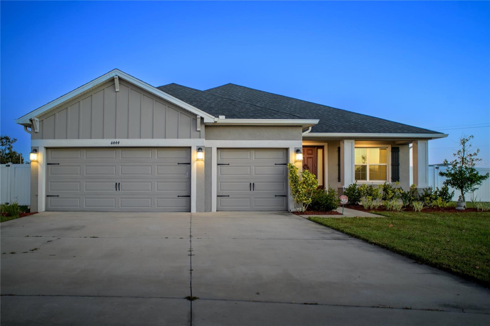 Listing photo id 1 for 4444 Devinshire Fields Loop