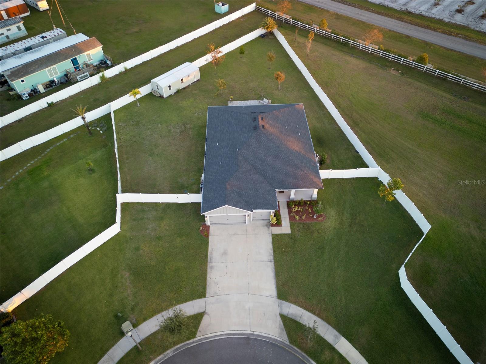 Listing photo id 30 for 4444 Devinshire Fields Loop