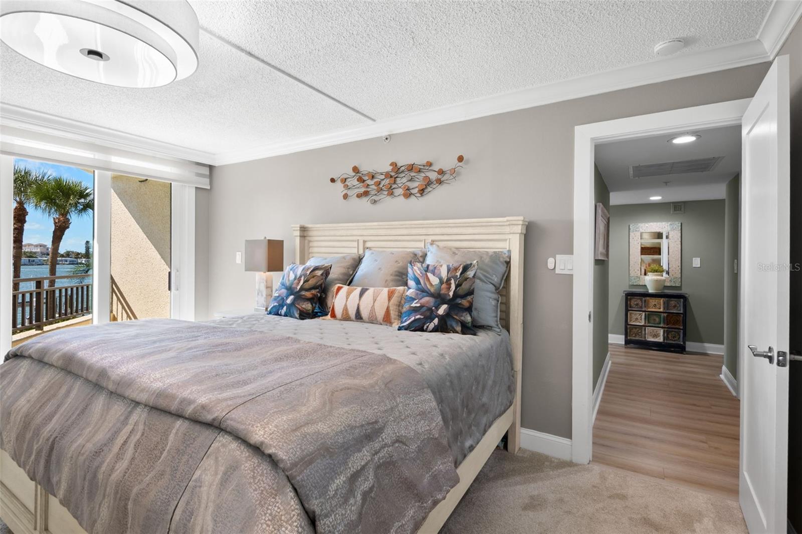 Image 24 of 42 For 690 Island Way 203