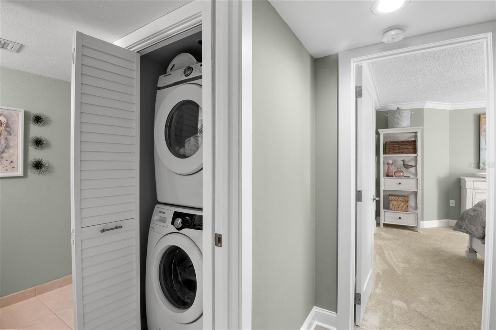 Image 29 of 42 For 690 Island Way 203