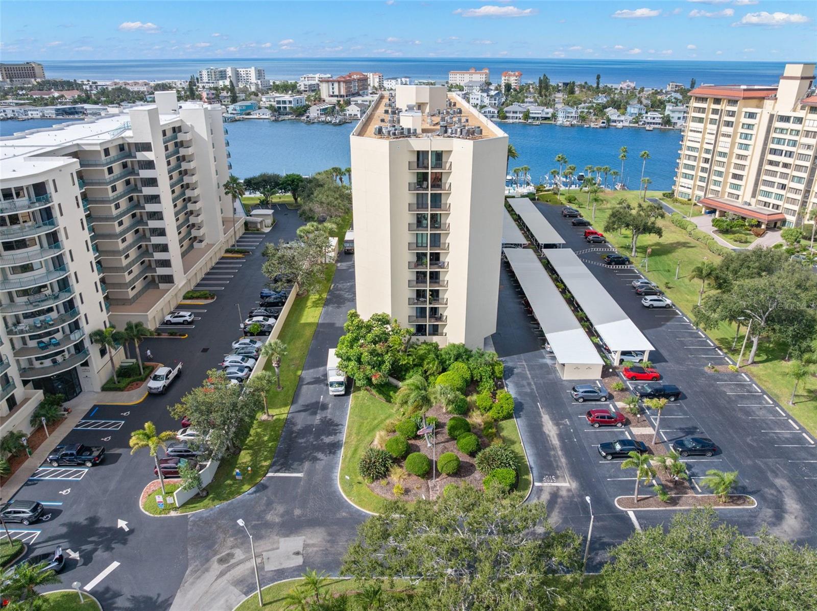 Image 33 of 42 For 690 Island Way 203