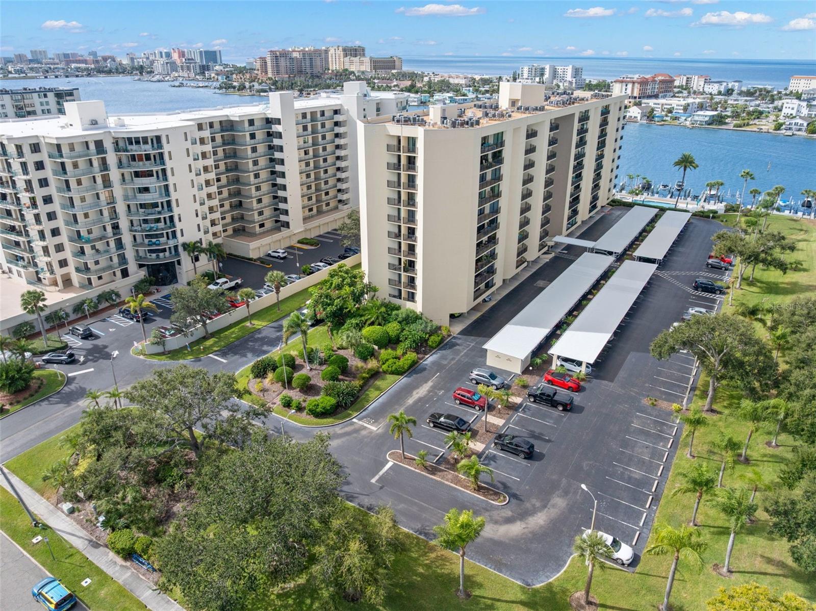 Image 34 of 42 For 690 Island Way 203