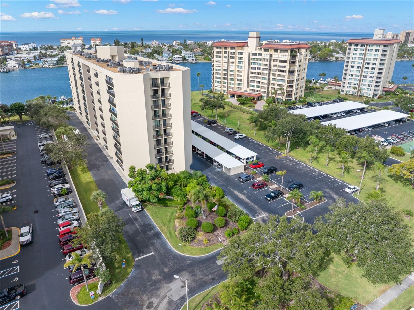 Image 35 of 42 For 690 Island Way 203