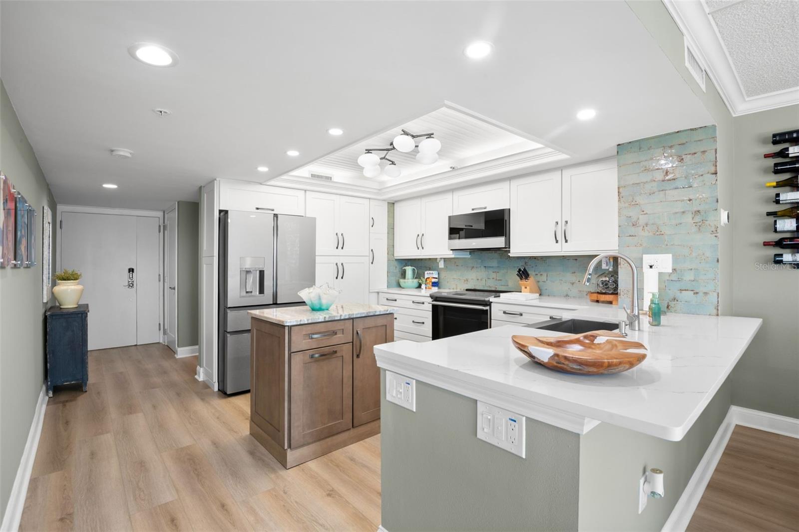 Image 6 of 42 For 690 Island Way 203