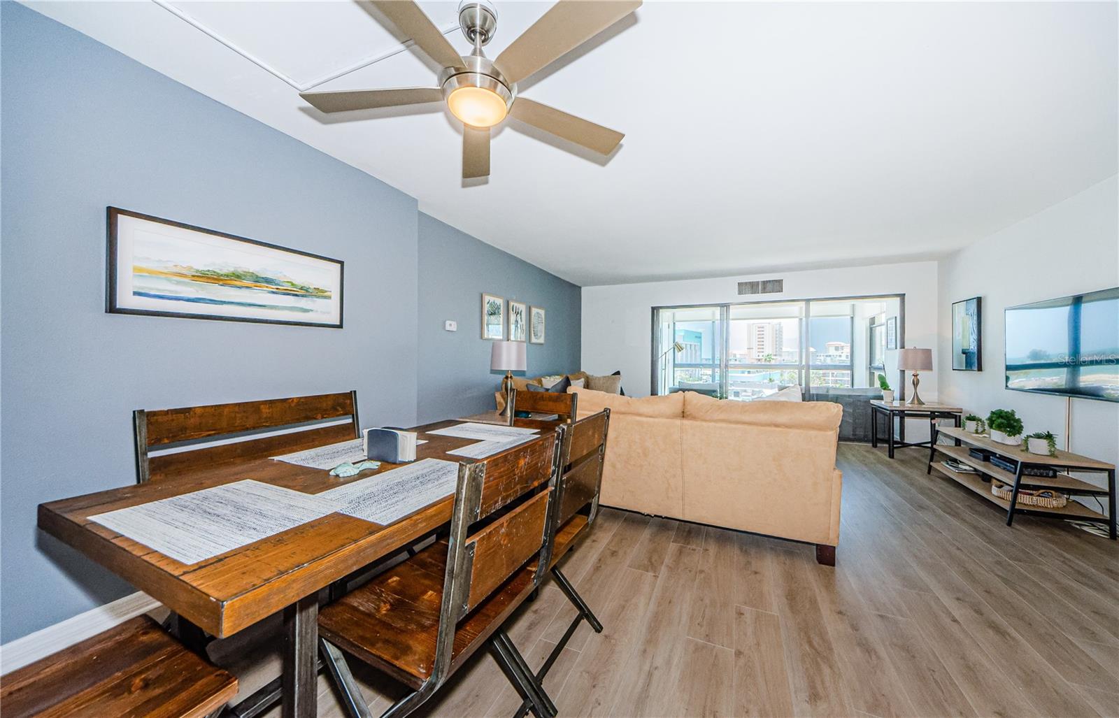 Image 13 of 66 For 800 Gulfview Boulevard 505