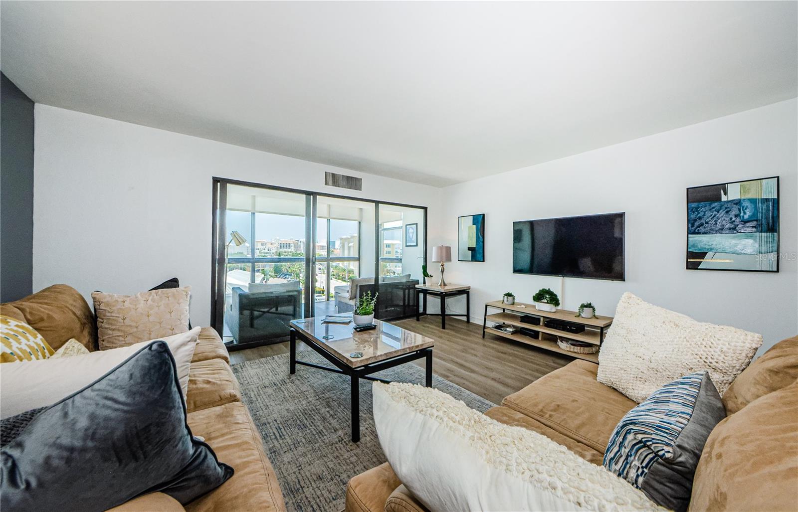 Image 15 of 66 For 800 Gulfview Boulevard 505