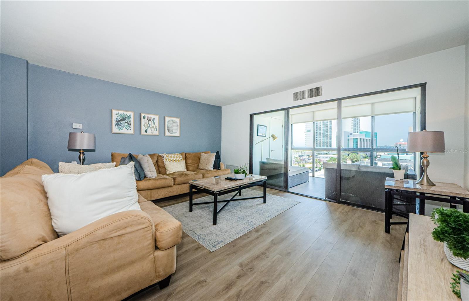 Image 18 of 66 For 800 Gulfview Boulevard 505