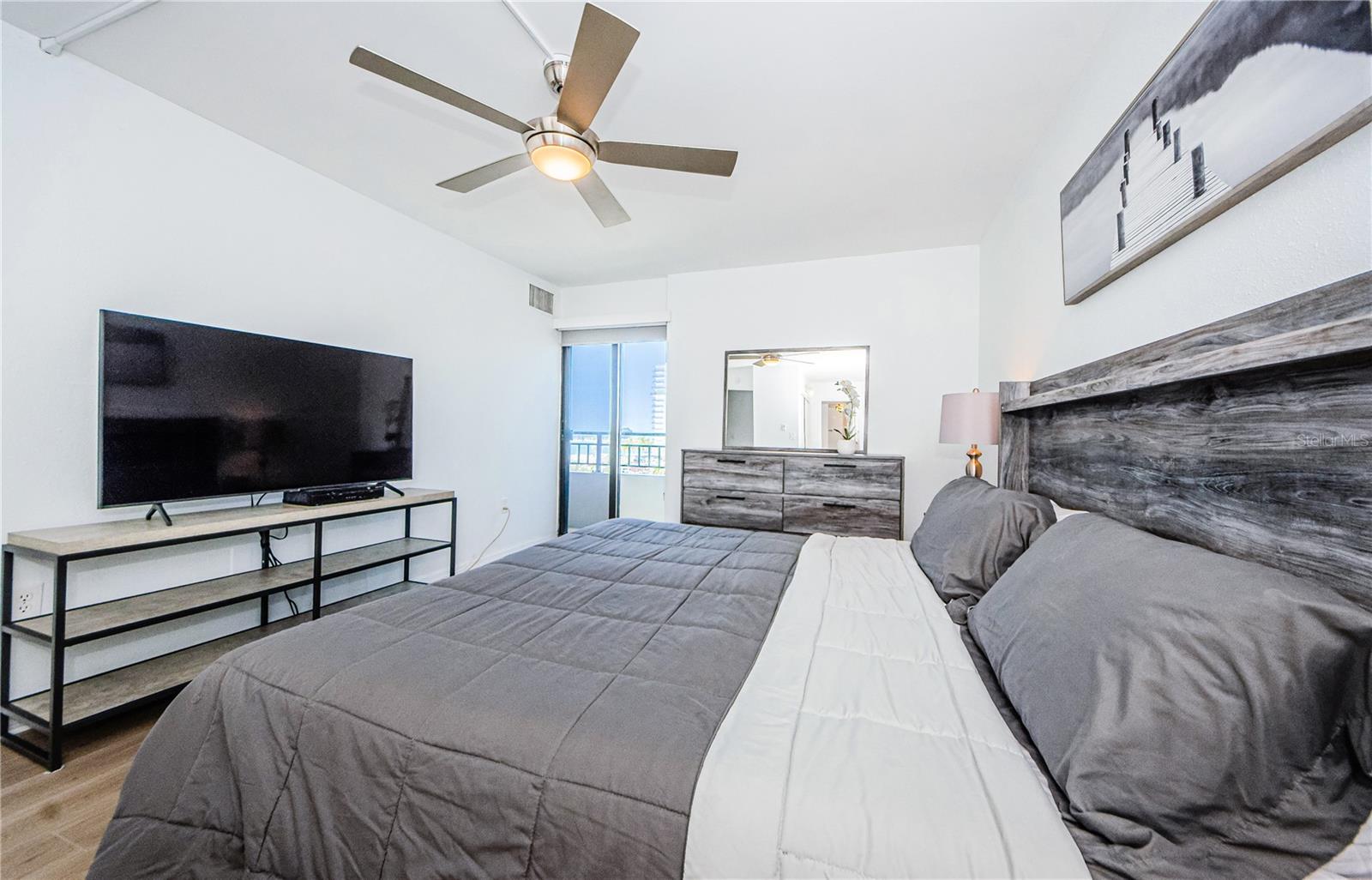 Image 22 of 66 For 800 Gulfview Boulevard 505