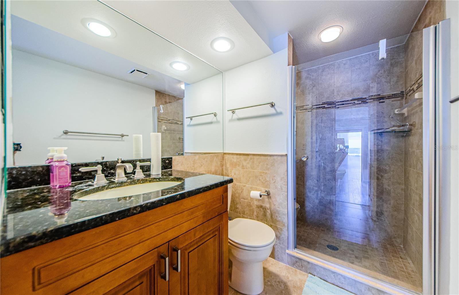 Image 28 of 66 For 800 Gulfview Boulevard 505