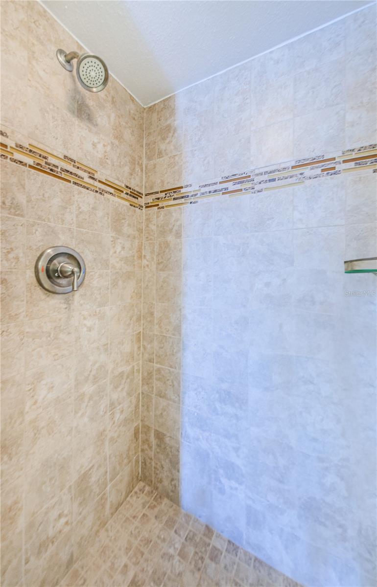 Image 29 of 66 For 800 Gulfview Boulevard 505