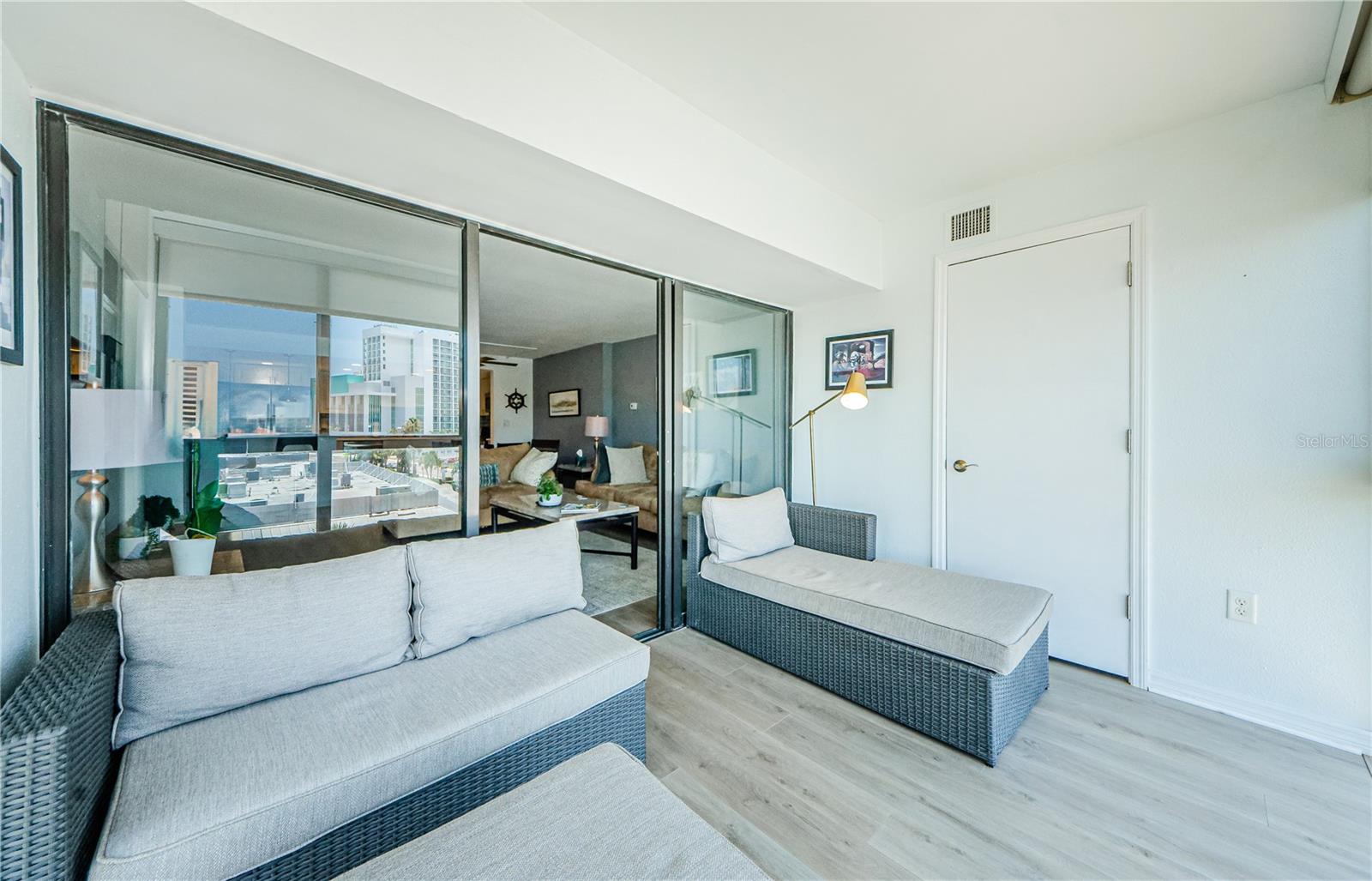 Image 33 of 66 For 800 Gulfview Boulevard 505