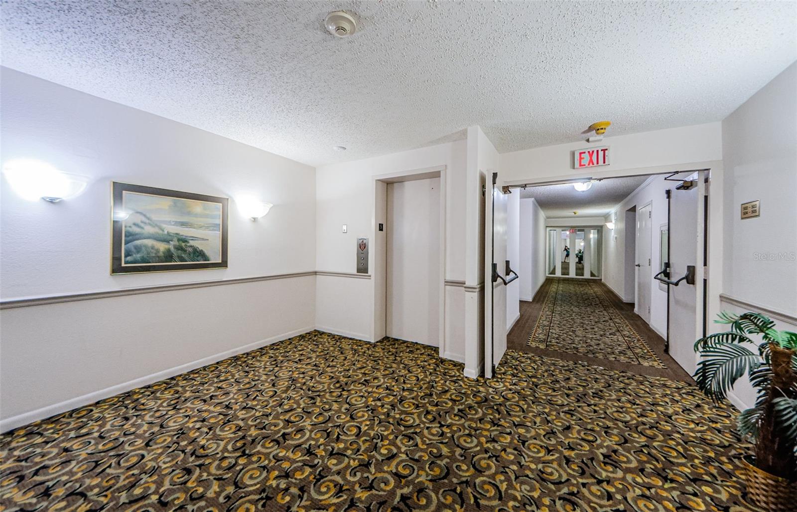 Image 36 of 66 For 800 Gulfview Boulevard 505