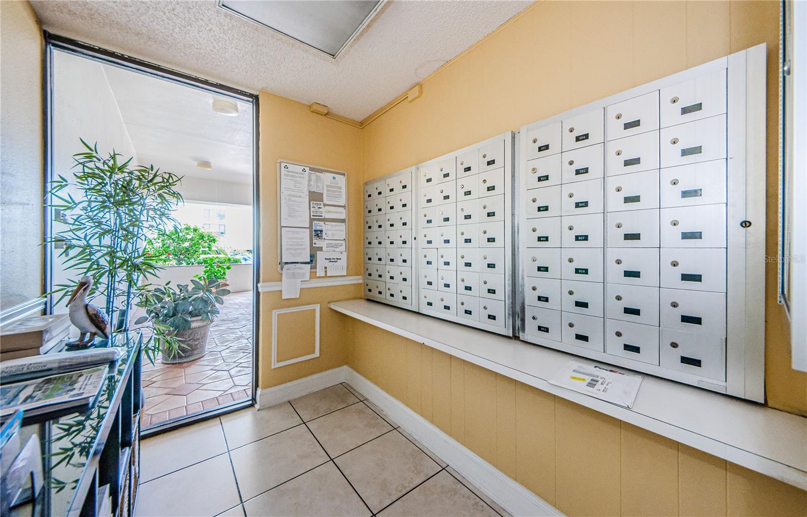 Image 39 of 66 For 800 Gulfview Boulevard 505