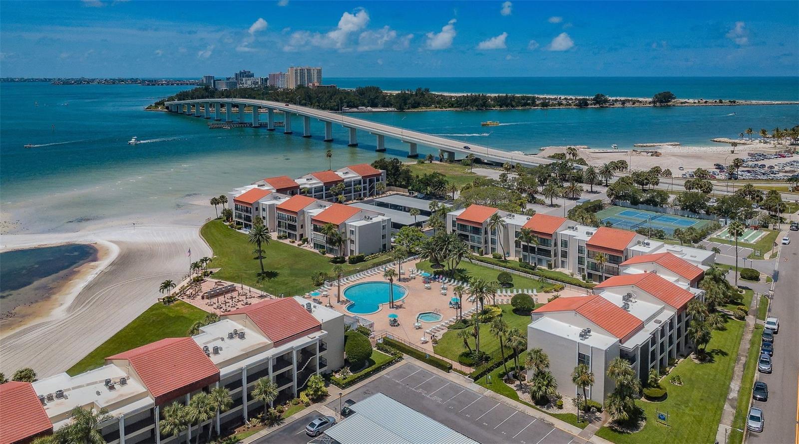 Image 41 of 66 For 800 Gulfview Boulevard 505