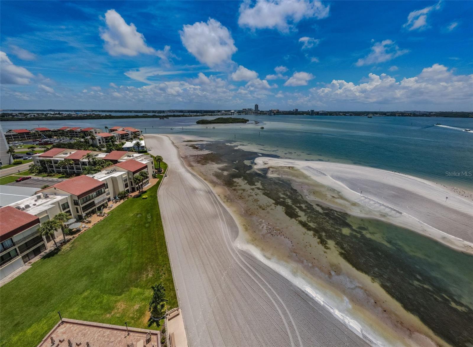 Image 58 of 66 For 800 Gulfview Boulevard 505