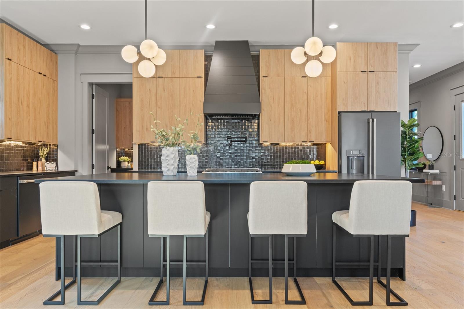 Image 18 of 65 For 807 Park Avenue