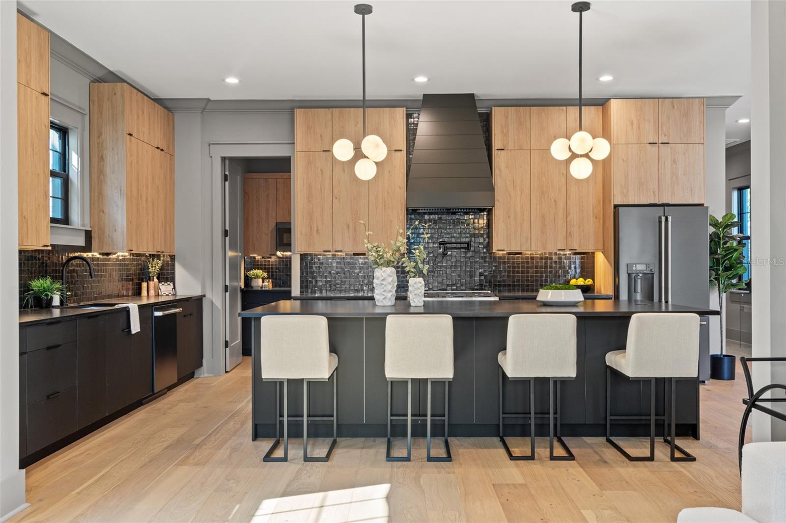 Image 19 of 65 For 807 Park Avenue