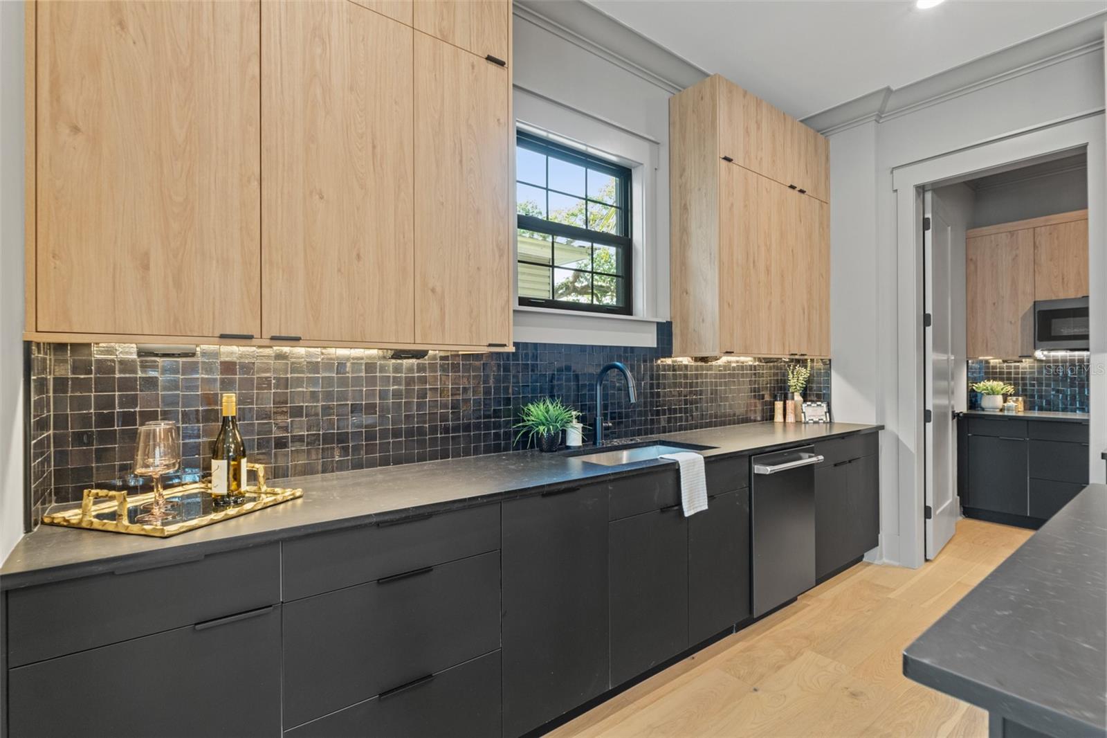 Image 20 of 65 For 807 Park Avenue