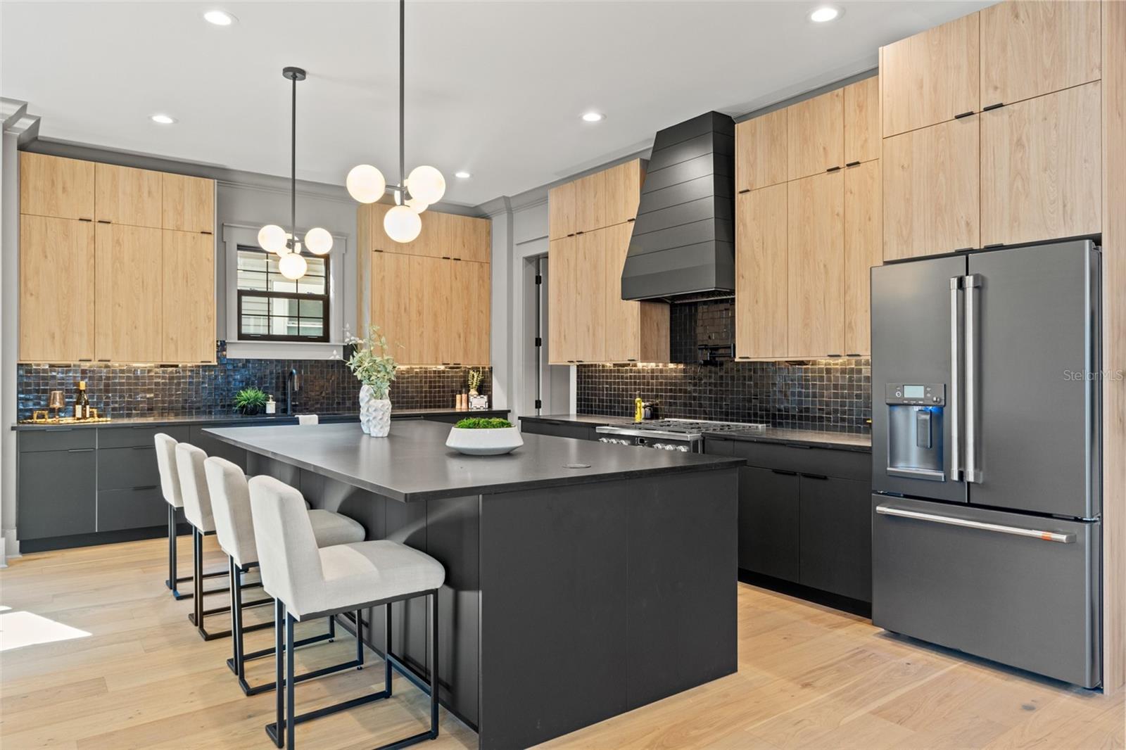 Image 21 of 65 For 807 Park Avenue