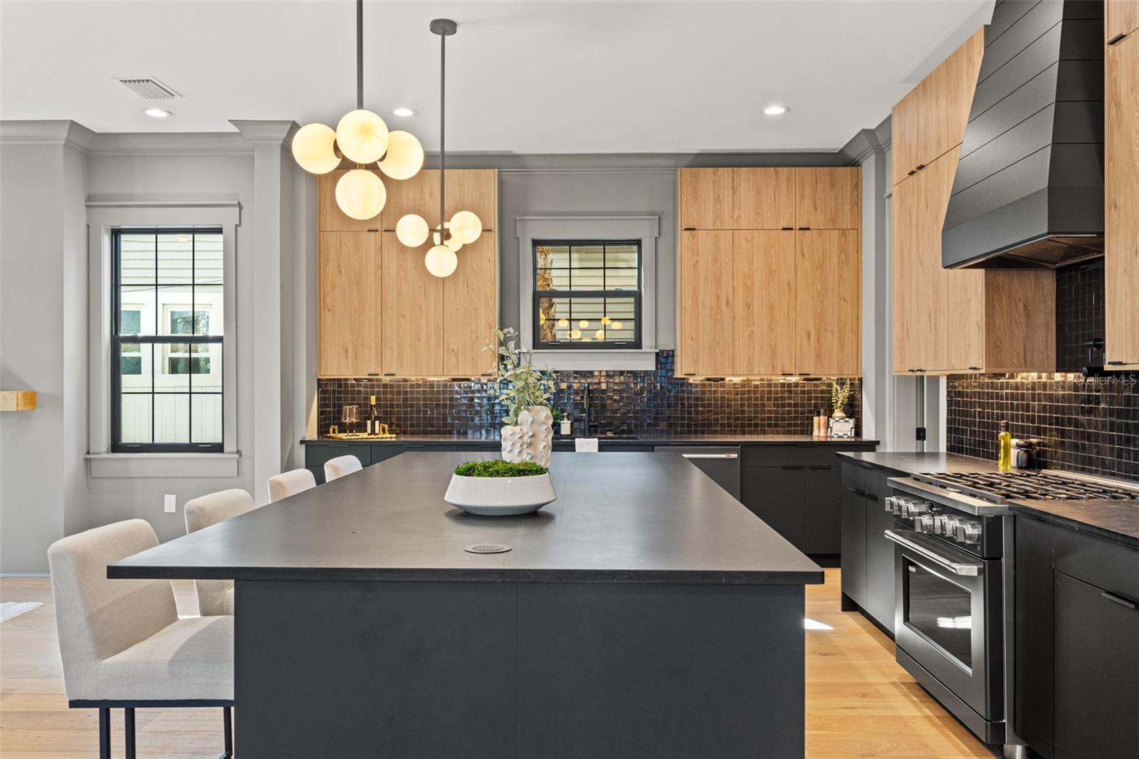 Image 23 of 65 For 807 Park Avenue