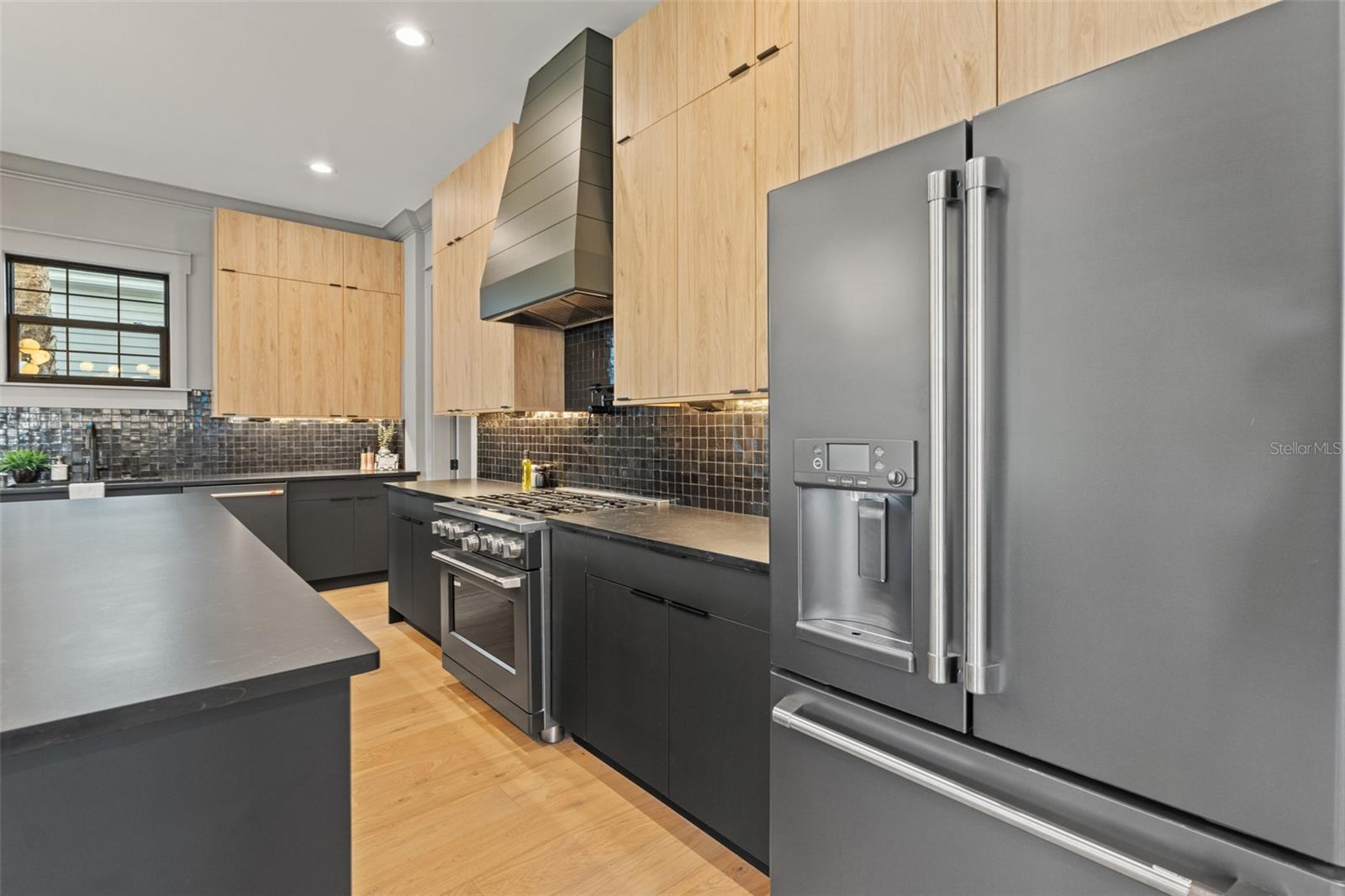 Image 25 of 65 For 807 Park Avenue