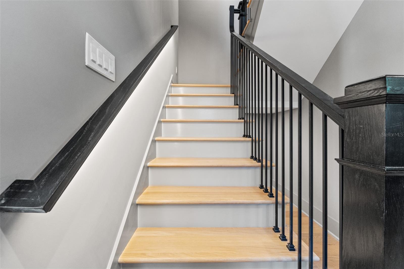 Image 39 of 65 For 807 Park Avenue