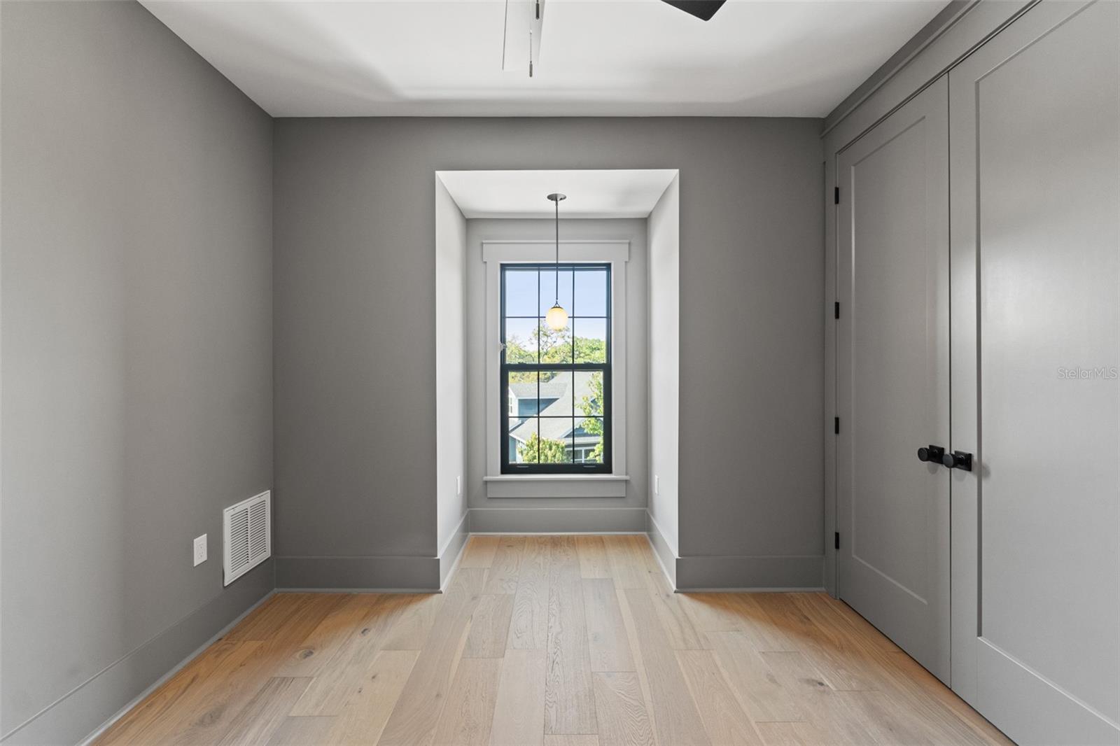 Image 55 of 65 For 807 Park Avenue