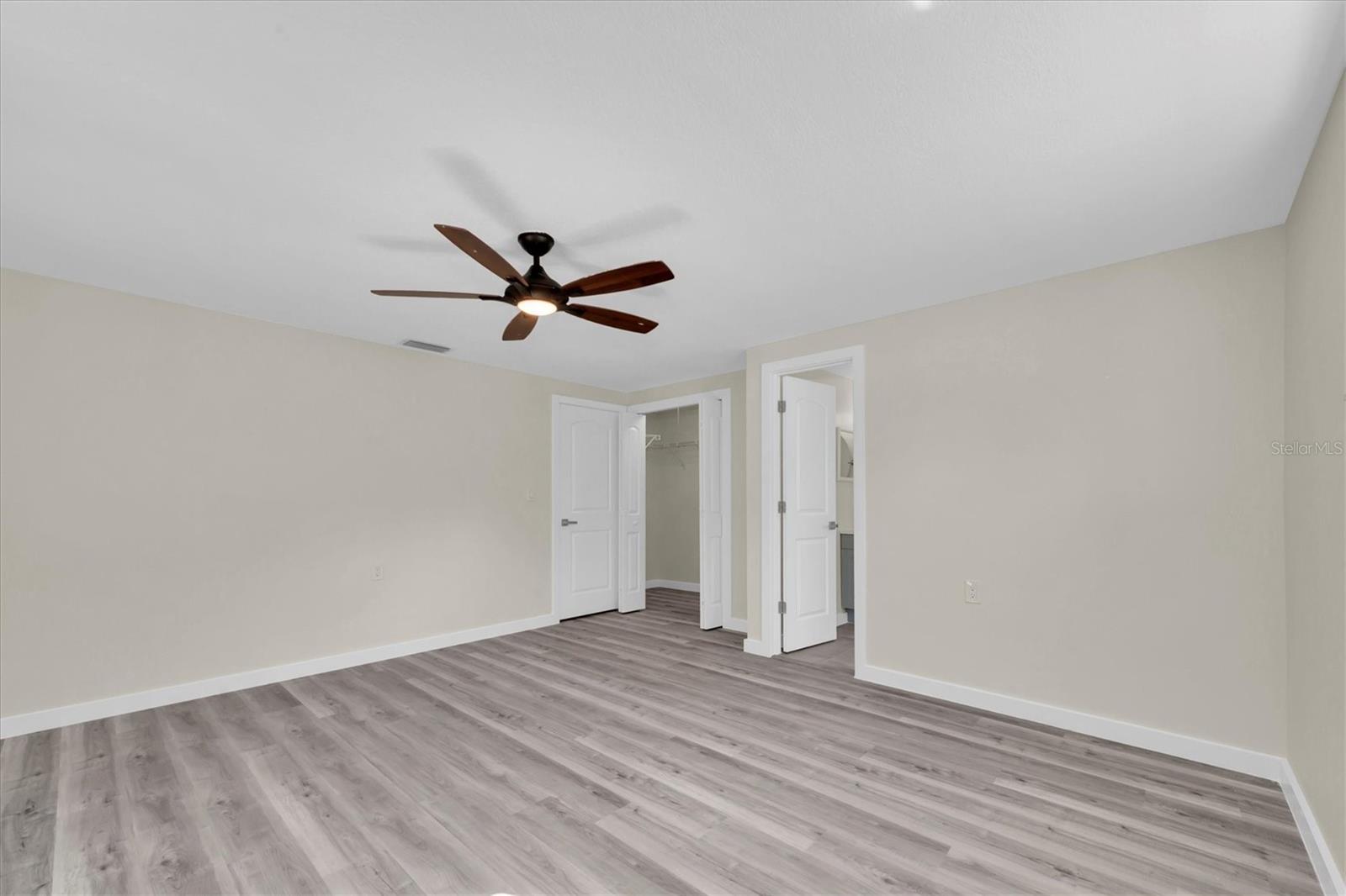 Listing photo id 21 for 5630 Denver Street Ne