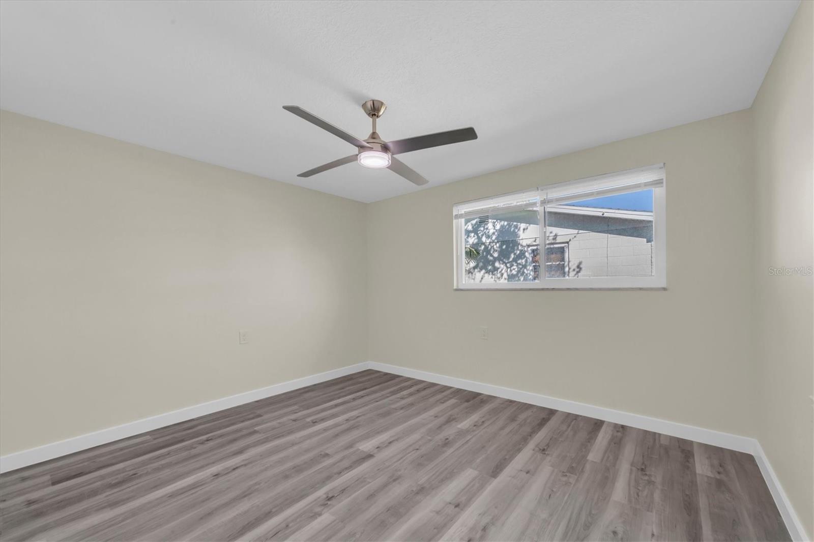 Listing photo id 27 for 5630 Denver Street Ne