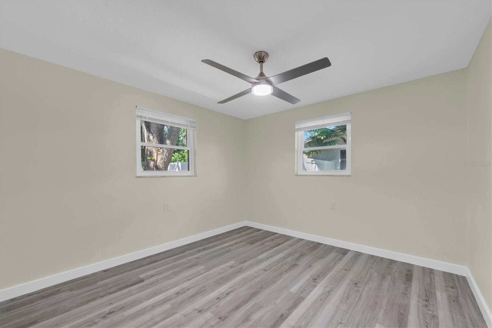 Listing photo id 29 for 5630 Denver Street Ne